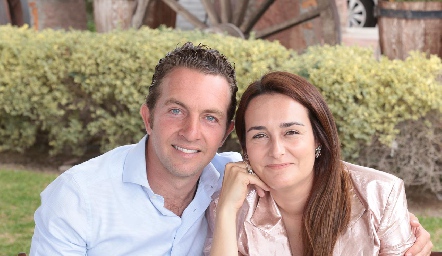 Jorge Hernández y Carla García.