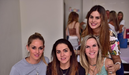  María Torres, Fer Castillo, Elsa Paz y Bárbara Berrones .