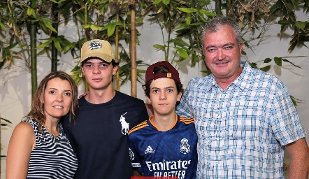  Verónica Subirana, Juan Carlos Hernández, José Manuel Hernández y Juan Hernández.