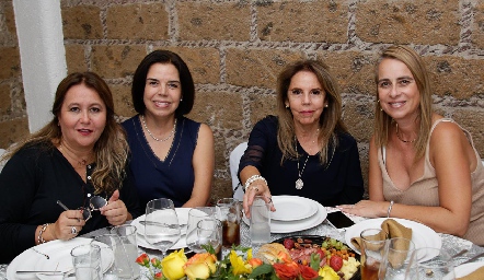  Mayte de la Torre, Tere Medina, Linda Espinosa y Meritchell Galarza.