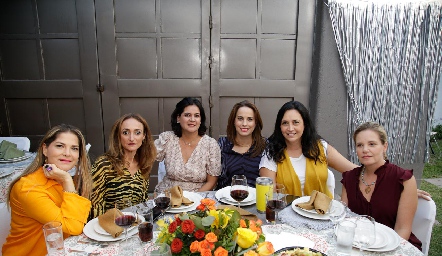  Victoria Canseco, Adriana Ocaña, Cynthia Sánchez, Ana Hernández, Laura Galarza y Eva Anaya.