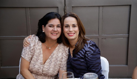  Cynthia Sánchez y Ana Hernández.