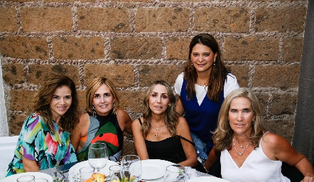  Sigrid Werge, Silvia Aguilar, Roxana Serna, Chelito Padrón y Claudia Quiroz.