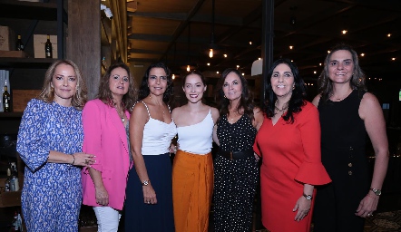 Familia Mahbub, Claudia del Pozo, Maru Martínez, Mely Mahbub, Laura Bravo, Elsa Tamez, July Mahbub y Claudette Mahbub.