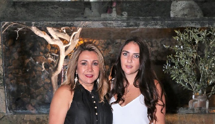  Claudia García y Andrea Rossel.