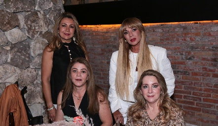  Claudia García, Tesi Gordoa, Mónica Tame y María Sánchez.