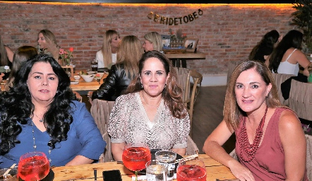  Juana María Martínez, Gabriela Payán y Anita Anaya.