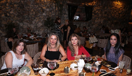  Leticia Anaya, Carla Saucedo, Gela Quintanilla y Rosy Hernández.