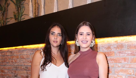  Andrea Rossel y Lourdes Robles.