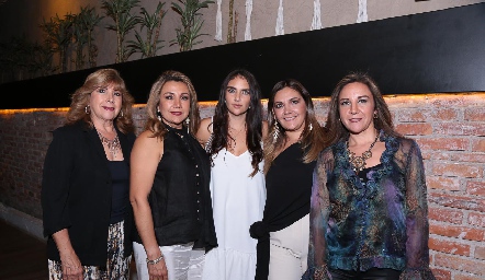  Lupita García, Claudia García, Andrea Rossel García, Laura García y Paola Inzua.