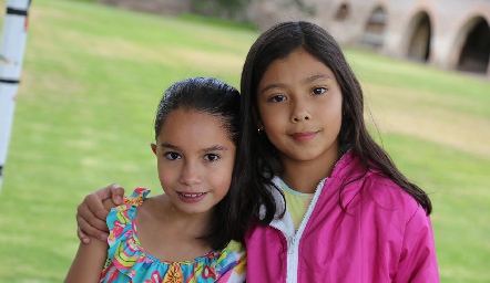  Mathilda Salguero y Frida Vazquez.