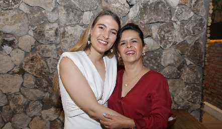  Vero Pérez y Norma Medellin.