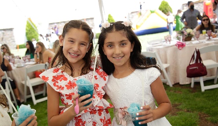  Alexia y Sofía.