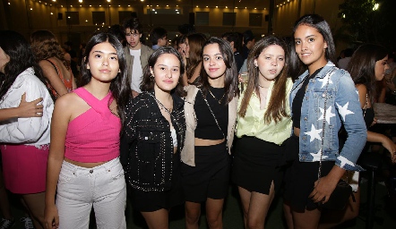  Sara Escobedo, Alexa de la Torre, Ana Pau, Valentina y Camila Escobedo.