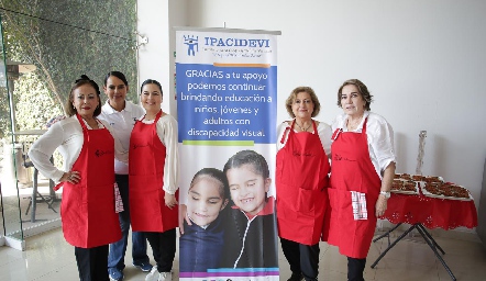  Rebeca Konishi, Marily Espinosa, Christiane Esper, Lupita Esper y Socko Ortiz.