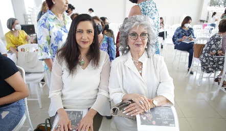  Mónica González y Mercedes Mancilla.
