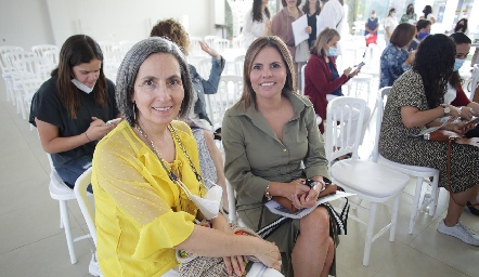  Maricarmen Argüelles y Paty Vaquera.