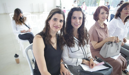  Marcela y Adriana Guerra.
