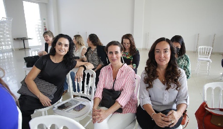 Maricel Gutiérrez, Ana Paula Gutiérrez y Cynthia Contreras.