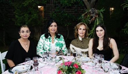  Morena Pérez Espinosa, Rocío Espinosa, Leticia Hernández y Andrea Lozano.