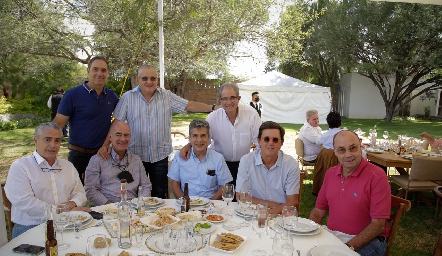  Gerardo Serrano, Luis Antonio Mahbub, Rafael Olmos, Carlos Brueggerof, Julio Castelo, Alfonso Galán, Chato y Fernando López.