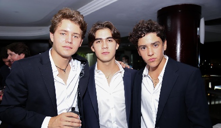  Nicolás Cué, Pablo Stevens y André.