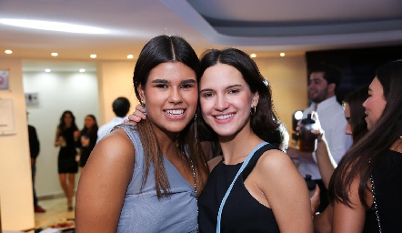  Ximena Pérez y Carola García.