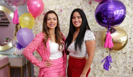  Alessia Mendoza y Yuliana Castro.