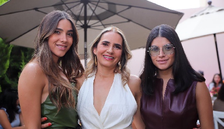 Elsa Santoyo, Elsa Villalba y Ana Sofía Santoyo .
