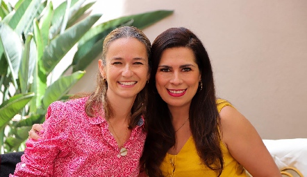 Rocío Villalba y Monica Cabrera .