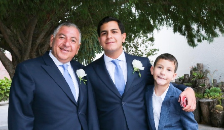  Rodrigo Villasana con sus hijos Rodrigo y Santiago.