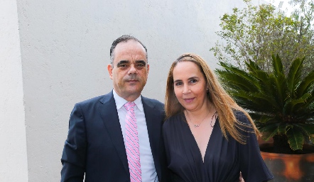  Alejandro Delgado y Claudia Cohen.