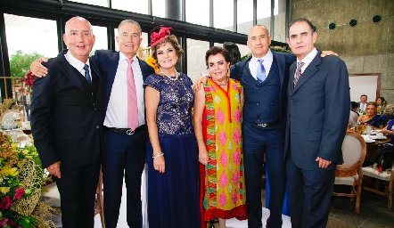  José, Alejandro, María, Conne, Mauricio y Eduardo Zendejas.