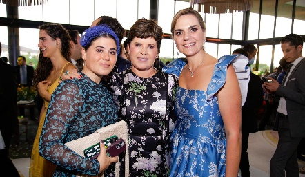  Mariela Motilla, Verónica Martínez y Claudette Mahbub.