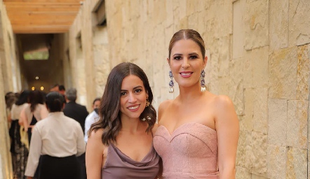  Elisa Barragán y Lourdes Robles.
