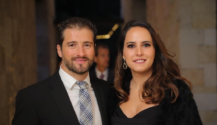  Juan José Aranda y  Adriana Salinas .