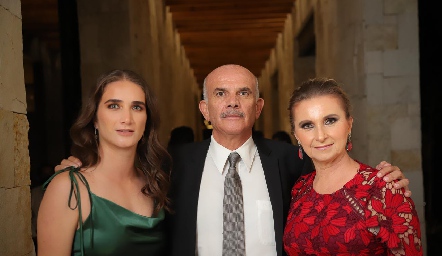  Paola Musa, José Luis Musa y Blanca Martell .