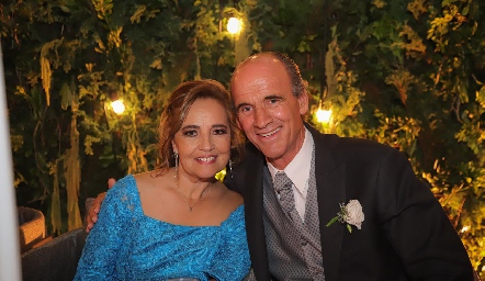  María de los Ángeles Pérez y Alejandro Aranda .