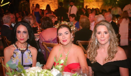  Rosy Hernández, Gela Quintanilla y María Sánchez .