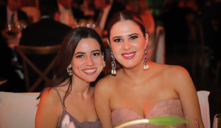  Elisa Barragán y Lourdes Robles .
