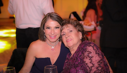  Leticia García y Guadalupe Méndez .
