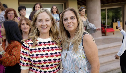  Lourdes Gutiérrez y Alba Altamirano.