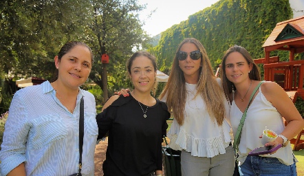  Alejandra Ruiz, Roberta Martínez, Leticia Gutiérrez y Marianne Velasco.