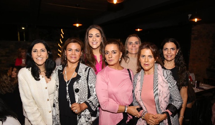  July Mahbub, Araceli Landin, Scarlett Garelli, Liliana Abud, Claudette Mahbub, Nely Guillén y Mely Mahbub.