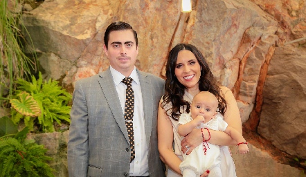  Jaime Oliva y Luciana Rodríguez con su hijo Emiliano.