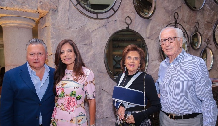  Mauricio Autrique, Claudia de los Santos, Guillermina Anaya y Marcelo de los Santos.