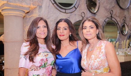  Claudia de los Santos, Mayela Suárez y Claudia Anaya.