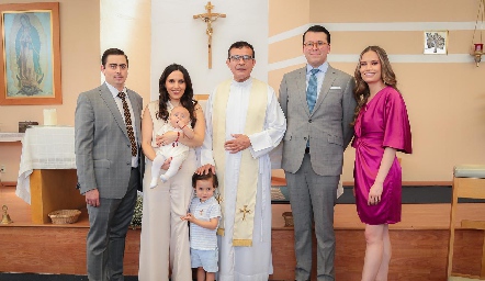  Jaime Oliva, Luciana Rodríguez, Emiliano y Jaime Oliva, Padre Chava, Gustavo Rodríguez y Bárbara Portales.