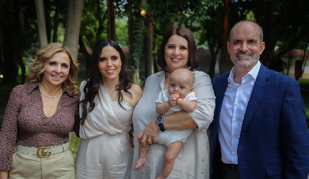  Liliana, Luciana, Alejandra, Emiliano y Juan Rodríguez.