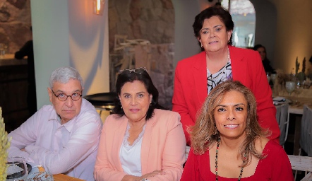  José Nieto, Maga Montemayor, Lourdes Montemayor y Adriana Izar.